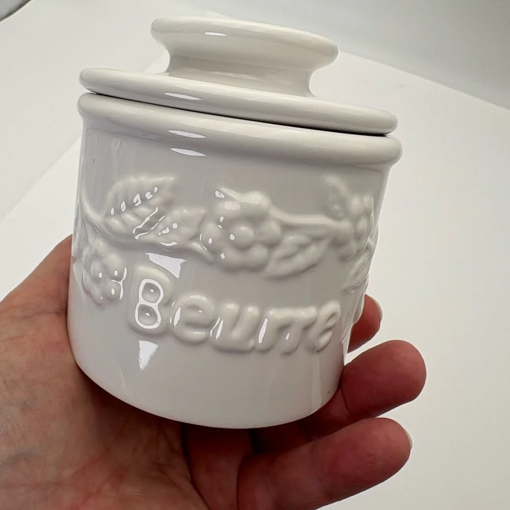 Vintage White Ceramic Butter Bell with “Butter” and “Beurre” Text, Flower Motif